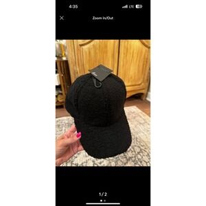 Womans Black Sherpa hat